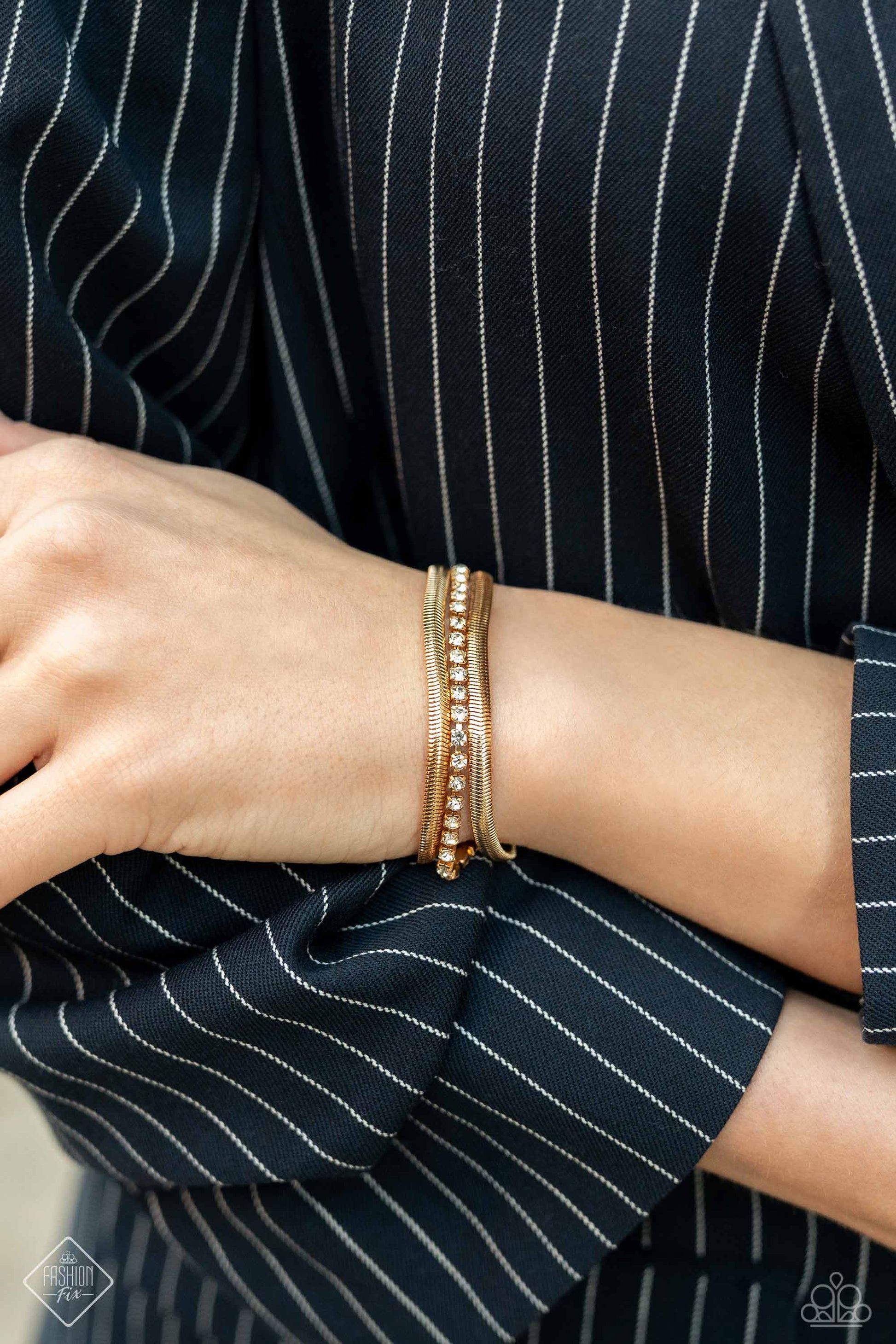 A SQUARE Treasure - gold - Paparazzi bracelet