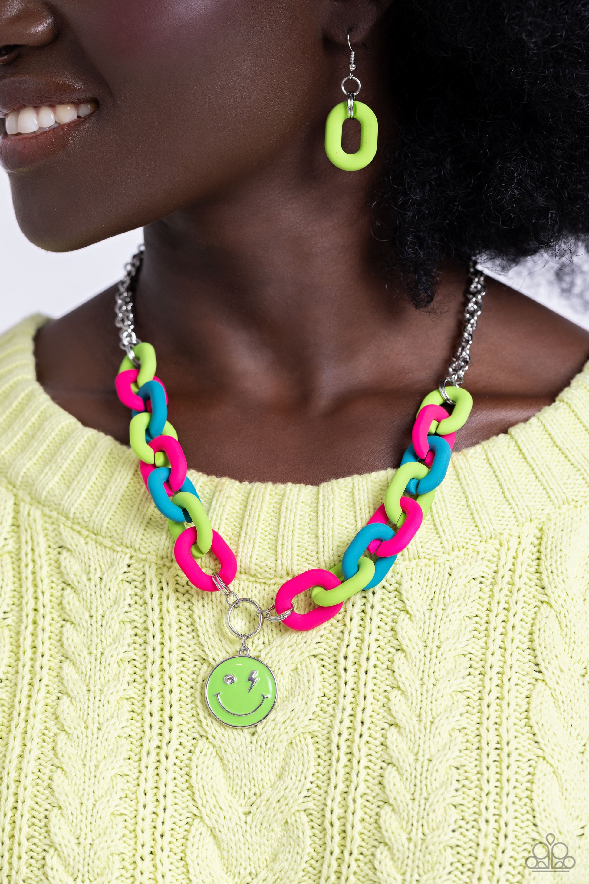 Speed SMILE - green - Paparazzi necklace