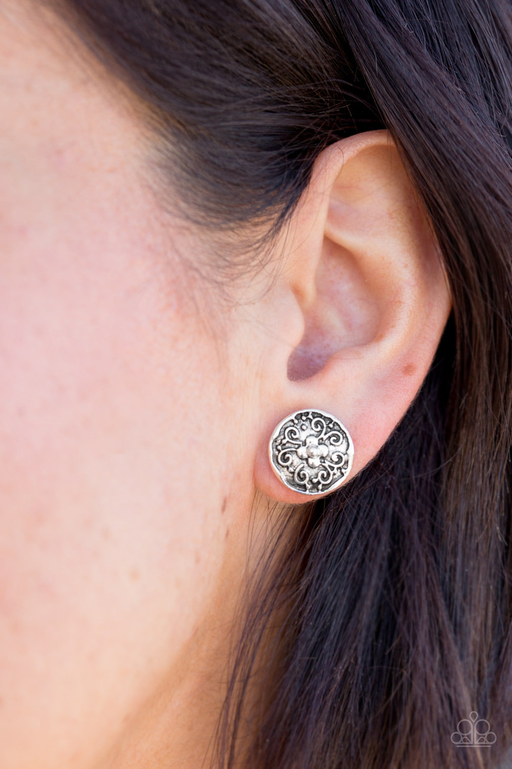 Garden Glee - silver - Paparazzi earrings