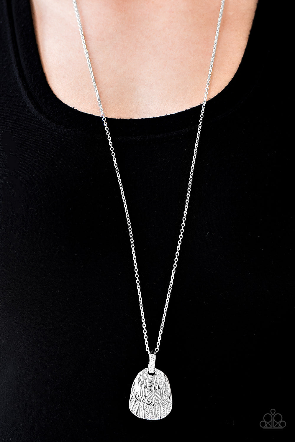 Texture Temptress - silver - Paparazzi necklace
